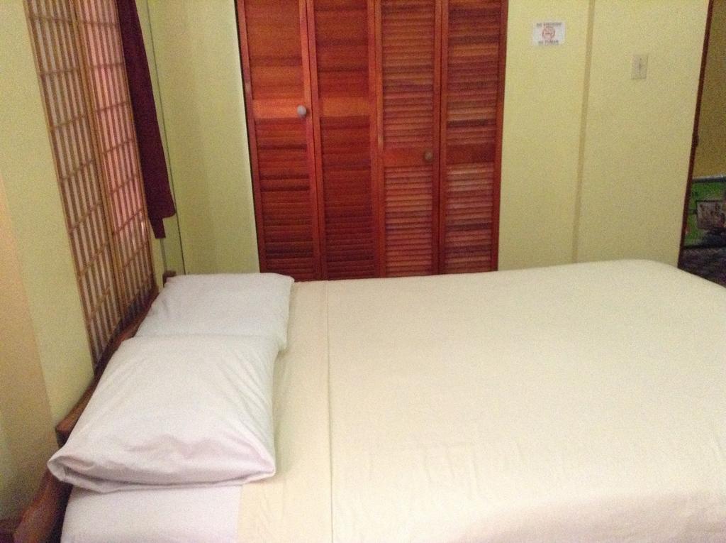 Belcove Hotel & Guesthouse Belize City Room photo